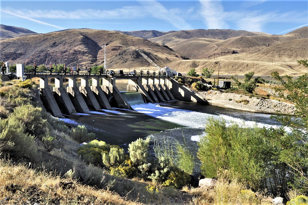 Derby Dam diverting the Truckee River between Reno and Fernley